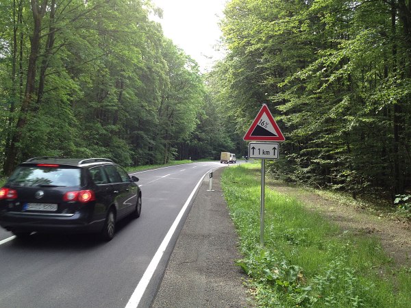 Im Steigerwald teilweise (zu) viel Verkehr, vor allem fahren da echte Volltrottel durch die Gegend.